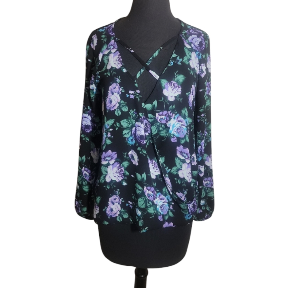 Belle & Sky floral faux wrap top strappy v neck black purple high low women's S